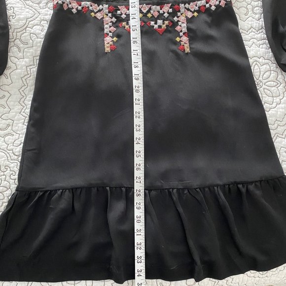 ANN TAYLOR Black Tie Sleeve Split Neck Embroidered Dress | Size 2 - Picture 10 of 10